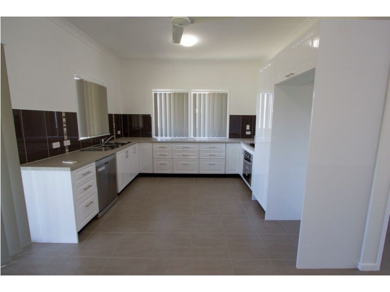 32 Winnett Street, Woorim QLD 4507