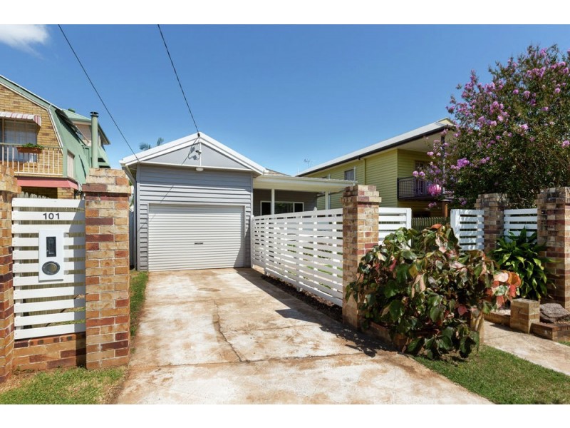 101 Prince Edward Parade, Scarborough QLD 4020