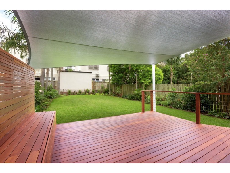 101 Prince Edward Parade, Scarborough QLD 4020