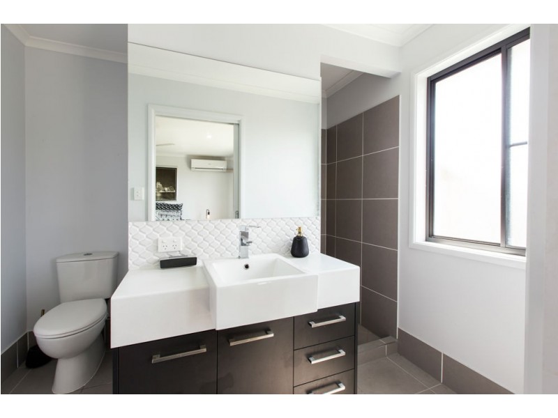 1 Grainger Circuit, Burpengary QLD 4505
