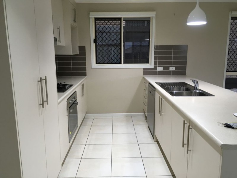 37 Chrysler, North Lakes QLD 4509