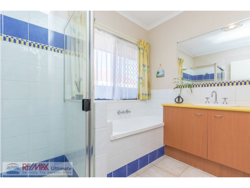 6 FARRINGTON DRIVE, Murrumba Downs QLD 4503