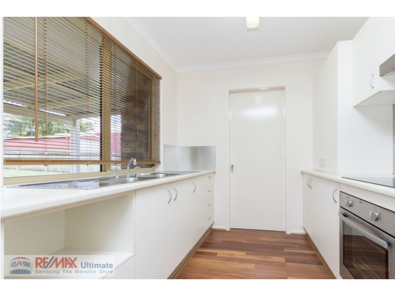 9 Paul Place, Glass House Mountains QLD 4518