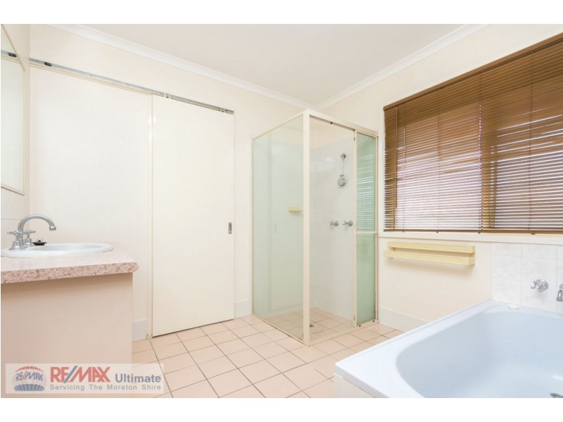 9 Paul Place, Glass House Mountains QLD 4518