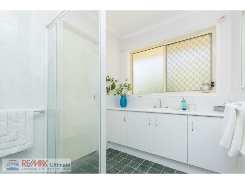 16 Blaxland Place, Narangba QLD 4504