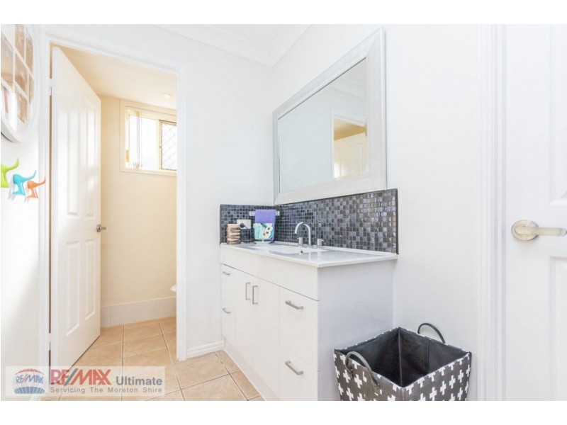 12 Sutherland Crescent, Morayfield QLD 4506