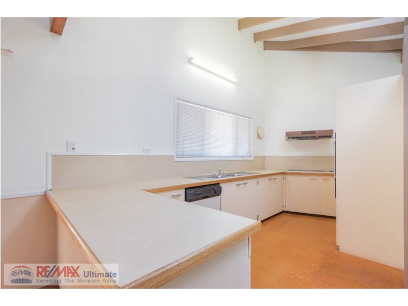 24 Vista Court, Newport QLD 4020