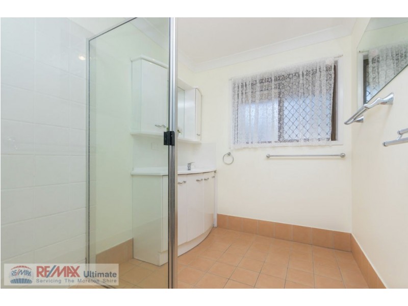 24 Vista Court, Newport QLD 4020