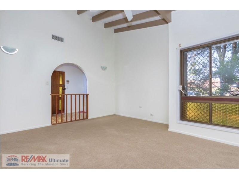 24 Vista Court, Newport QLD 4020