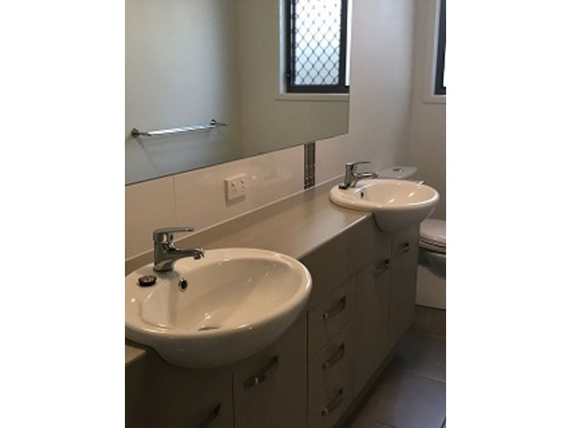 1/8 Third Ave, Bongaree QLD 4507
