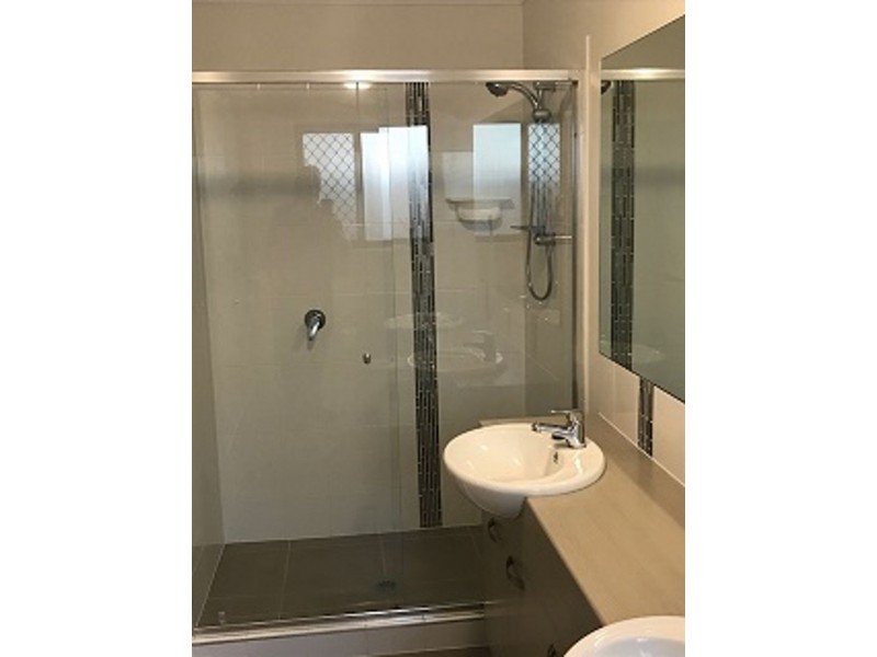 1/8 Third Ave, Bongaree QLD 4507