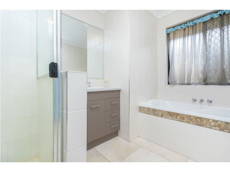 2 Hampstead Outlook, Murrumba Downs QLD 4503