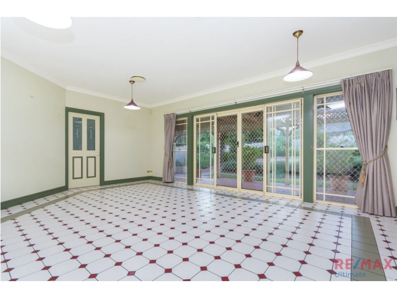 12 Castle Hill Drive, Murrumba Downs QLD 4503