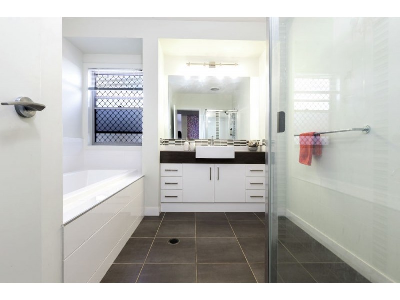 5 Steamview Court, Burpengary QLD 4505