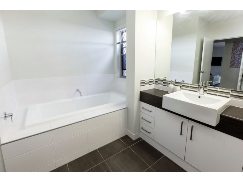 5 Steamview Court, Burpengary QLD 4505