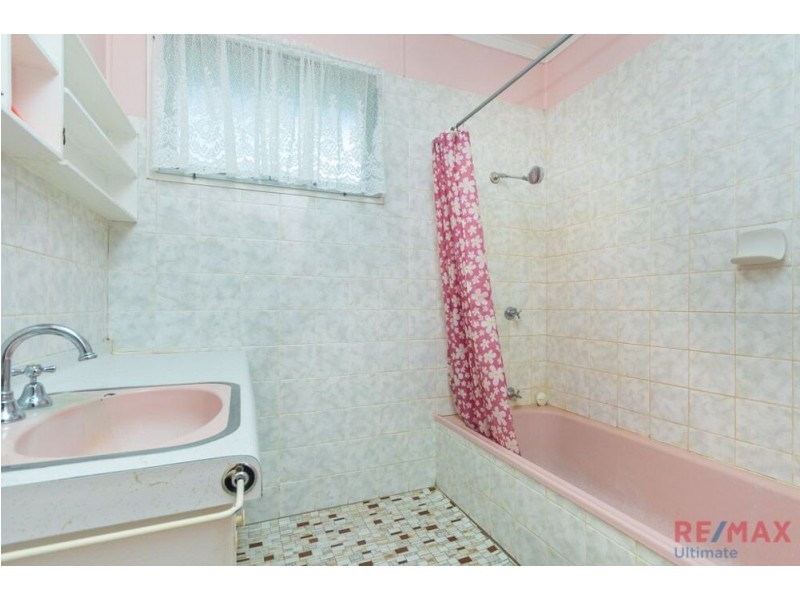 51 Young Street, Petrie QLD 4502