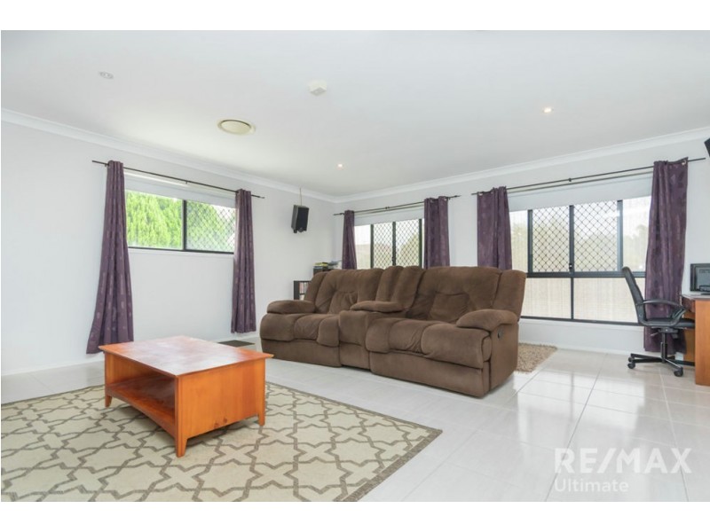 30 Inverpine Court, Petrie QLD 4502