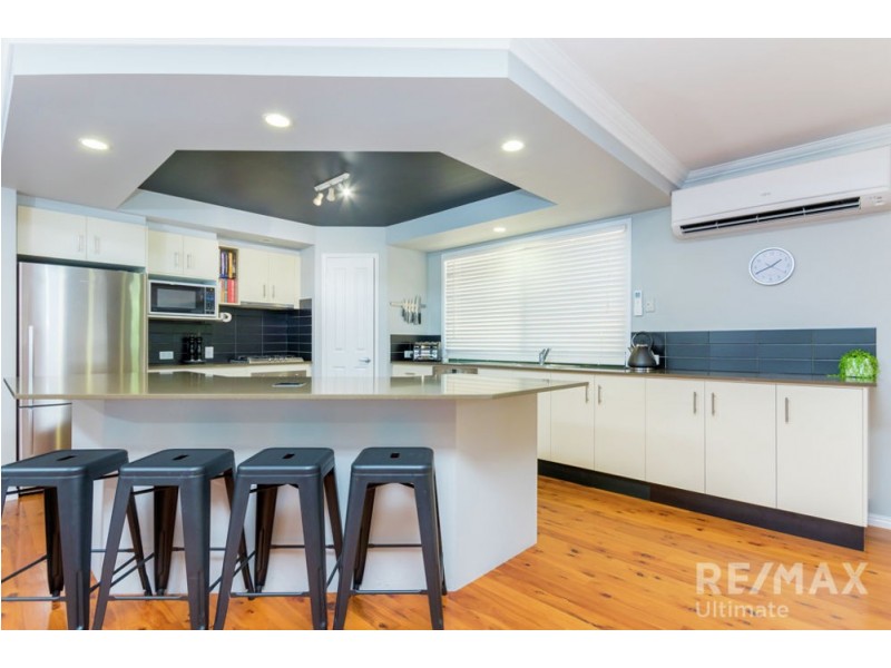 6 Midson Street, Petrie QLD 4502