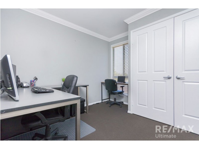 6 Midson Street, Petrie QLD 4502