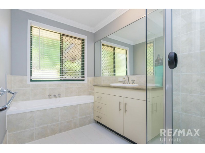 6 Midson Street, Petrie QLD 4502