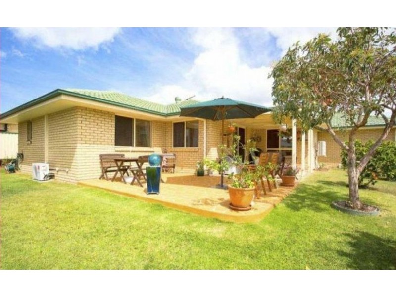 5 Scarborough Court, Sandstone Point QLD 4511
