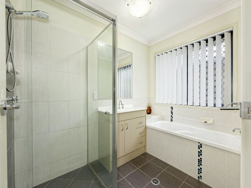 4 Robyn Close, Deception Bay QLD 4508