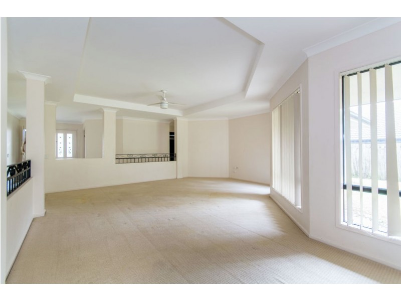 34 Whittfield Crescent, North Lakes QLD 4509