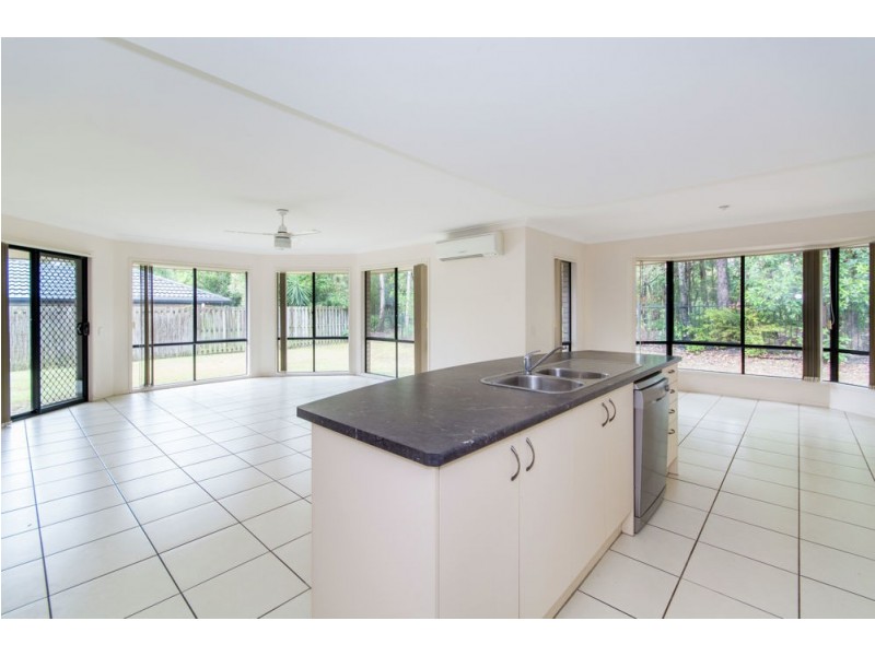 34 Whittfield Crescent, North Lakes QLD 4509