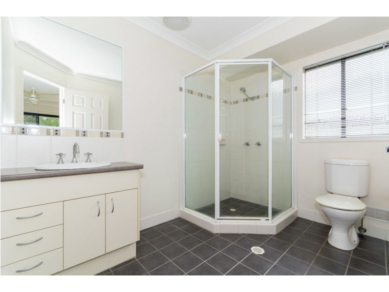 34 Whittfield Crescent, North Lakes QLD 4509