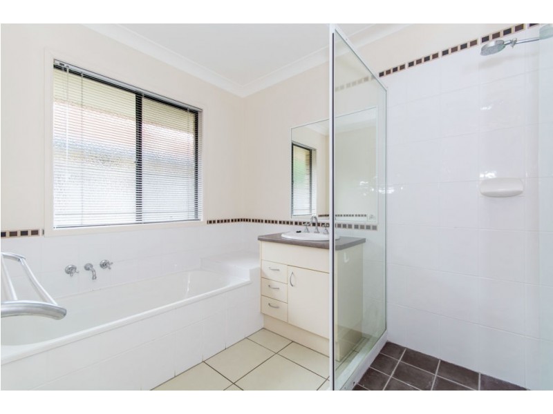 34 Whittfield Crescent, North Lakes QLD 4509