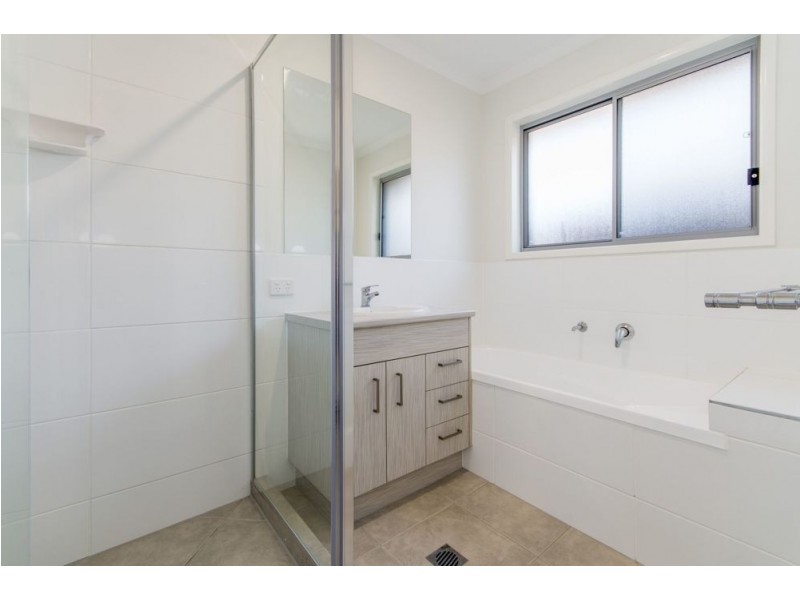 37 Grainger Cct, Burpengary QLD 4505