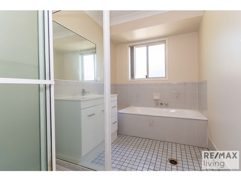 127 Bishop Road, Beachmere QLD 4510