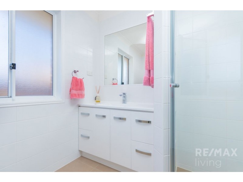 25 Cooksland Crescent, North Lakes QLD 4509