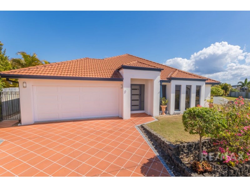 1 Bronte Place, Sandstone Point QLD 4511