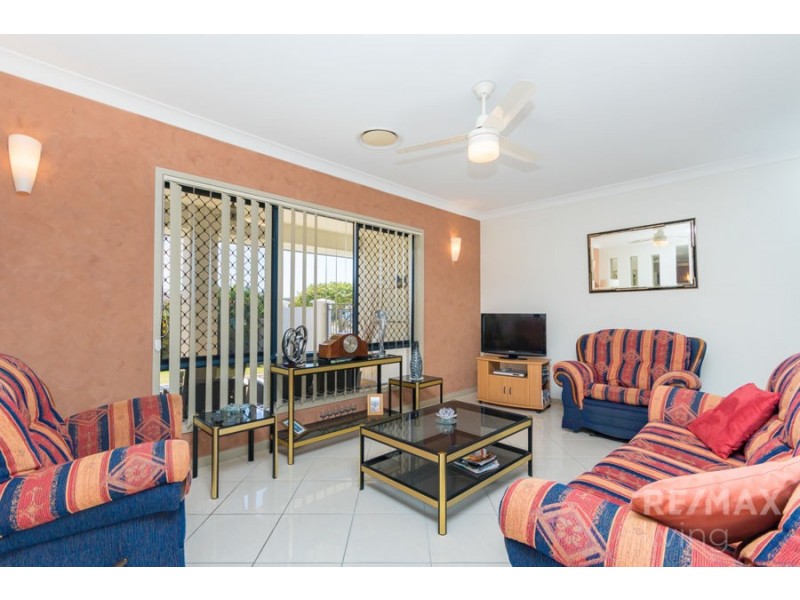 1 Bronte Place, Sandstone Point QLD 4511