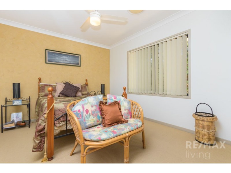 1 Bronte Place, Sandstone Point QLD 4511