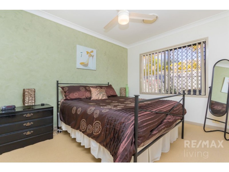 1 Bronte Place, Sandstone Point QLD 4511