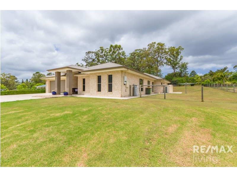 19-21 Sagren Crescent, Elimbah QLD 4516