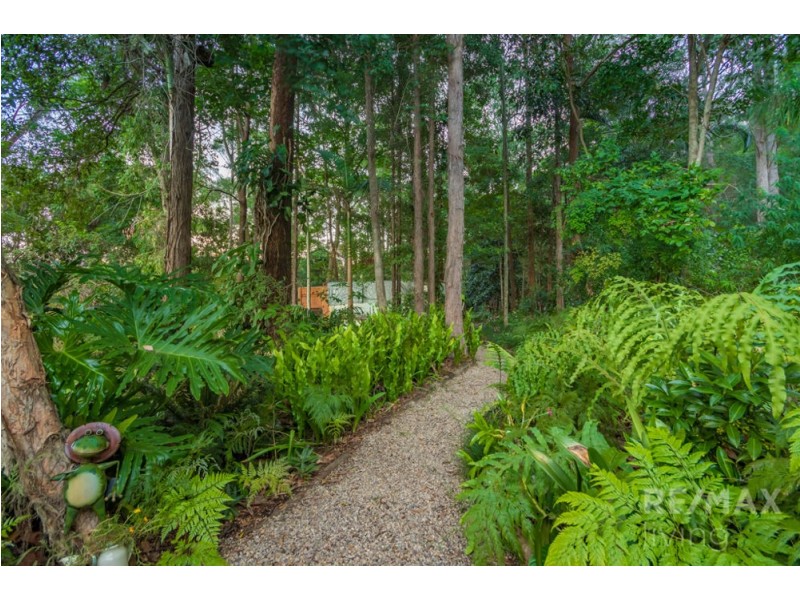 5 Knowles Place, Glass House Mountains QLD 4518