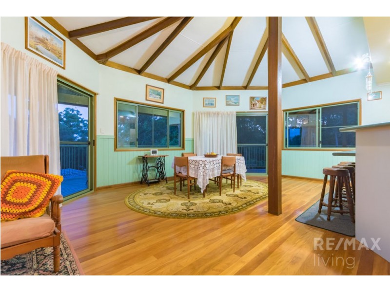 5 Knowles Place, Glass House Mountains QLD 4518