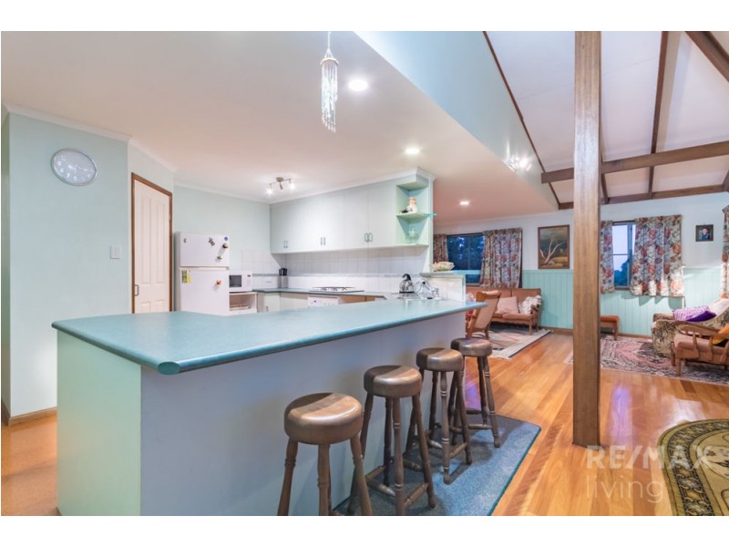 5 Knowles Place, Glass House Mountains QLD 4518