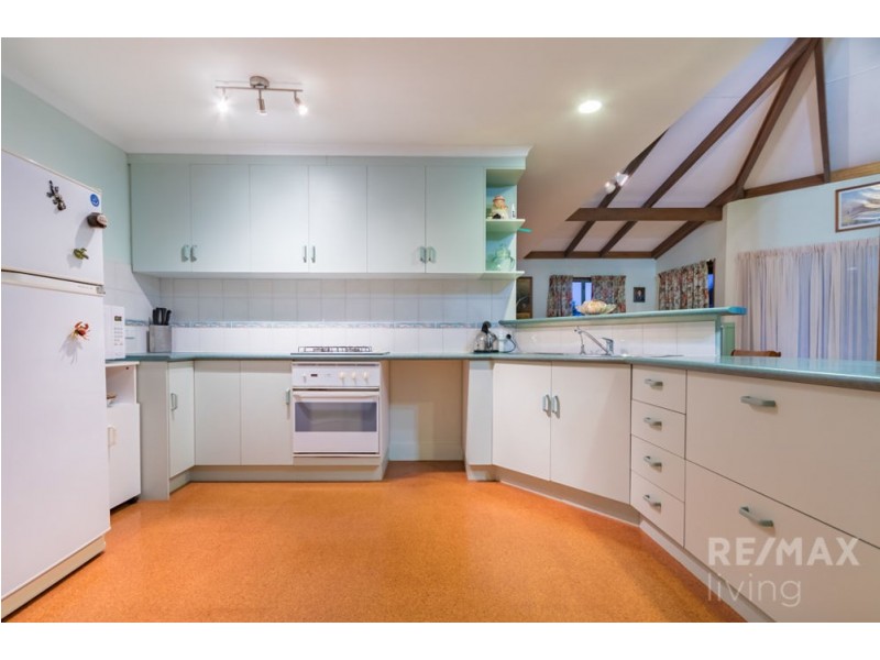 5 Knowles Place, Glass House Mountains QLD 4518