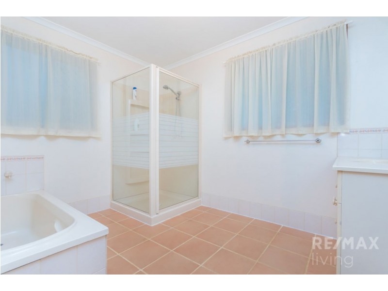 5 Knowles Place, Glass House Mountains QLD 4518