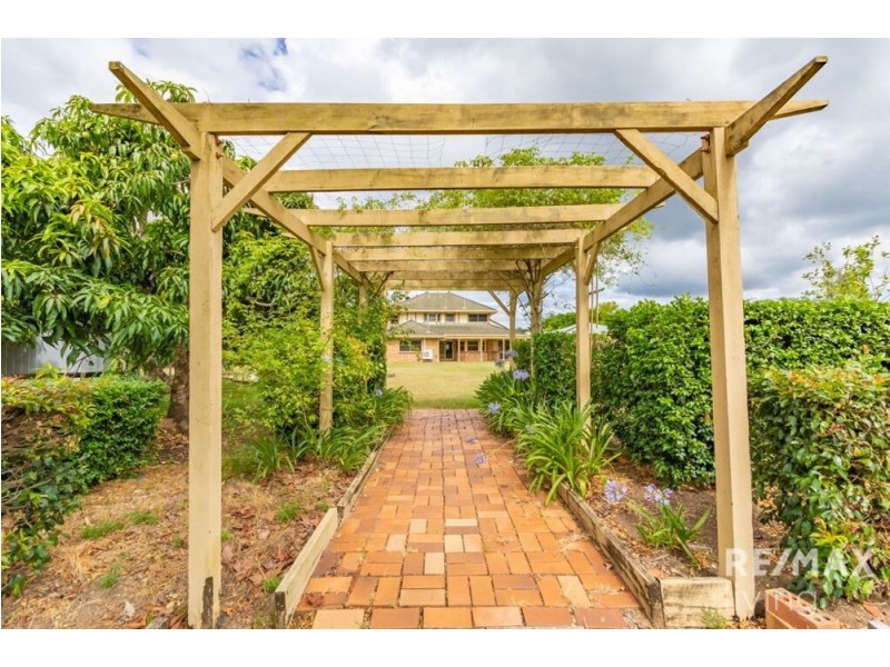 51 Mackney Road, Upper Caboolture QLD 4510