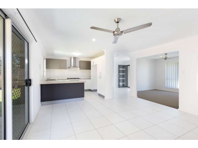 24 Shoreview Boulevard, Griffin QLD 4503