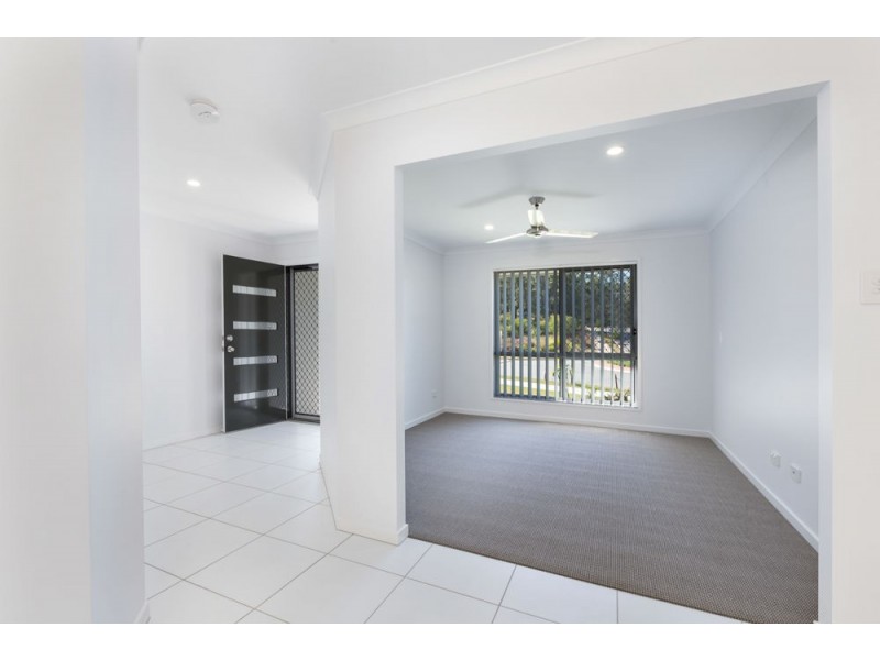 24 Shoreview Boulevard, Griffin QLD 4503