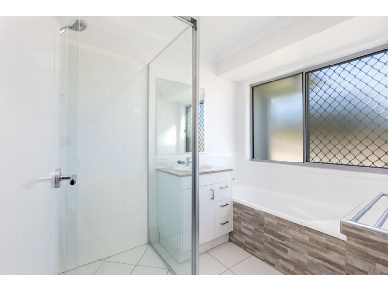24 Shoreview Boulevard, Griffin QLD 4503