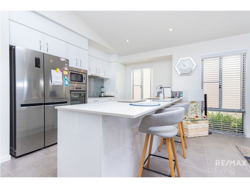 2/34 Ardrossan Road, Caboolture QLD 4510