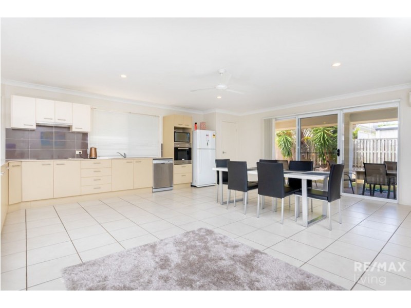 8 Robusta Court, Banksia Beach QLD 4507