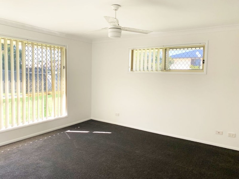8 Baroon Place, Narangba QLD 4504